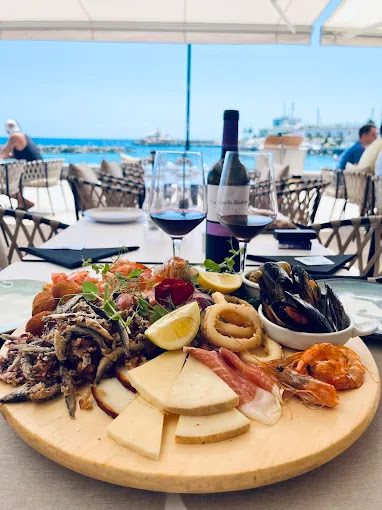Tabla de mariscos con vistas