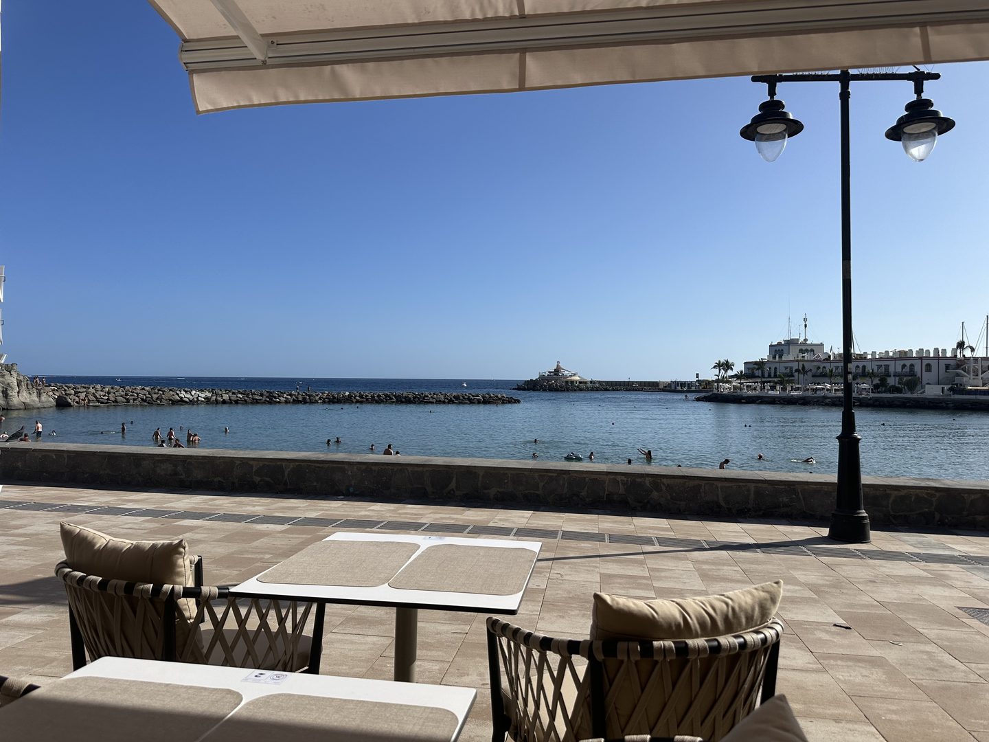 Terraza de El Varadero de Mogan con vistas al mar